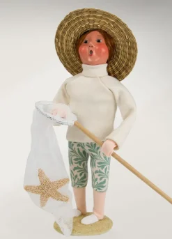 Byers Choice Carolers^Byers Choice Beach Girl Catching Starfish, , Znau173