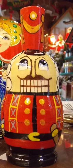 Nutcrackers/Smokers^ALSH Nesting Soldier/Nutcracker Dolls,