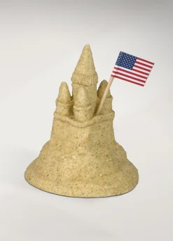 Byers Choice Carolers^Byers Choice Sandcastle - Not Signed, , Zms240S